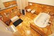 Appartamento in vendita con box a Pisogne in piazza pellegrini - 08, bagno