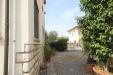 Casa indipendente in vendita con giardino a Lucca in viale s. concordio - sud - 05, In esclusiva bifamiliare in buono stato di manuten