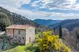 Casa indipendente in vendita con giardino a Pescaglia in loc. torcigliano alto 18 - 04, casa in pietra da ultimare lucca colline vendesi.j