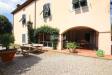 Villa in vendita con giardino a Capannori in via di segromigno - nord - 06, Veduta portico coperto