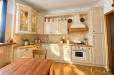 Villa in vendita con giardino a Sala Baganza in via provinciale - 02, Cucina di campagna in avorio e rovere