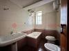 Appartamento bilocale in vendita da ristrutturare a Taranto - 07, bagno.jpg