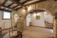 Casa indipendente in vendita con giardino a Todi - 10, cielo terra ristrutturato con spazio esterno priva