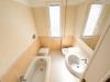 Appartamento in vendita a Rapallo - 03, Bagno beige luminoso e moderno