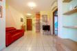 Appartamento in vendita con box a Parabiago in via francesco crispi 16 - 06, Soggiorno