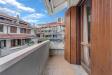 Villa in vendita con giardino a Bareggio in viale morandi 13/15 - 09, Balcone