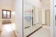 Appartamento in affitto con box a Milano in via degli ottoboni 16 - 09, Hall / corridoio