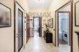 Appartamento in vendita con box a Milano in via attilio regolo 2 - 06, Hall / corridoio