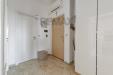 Appartamento bilocale in vendita con box a Rho in via torino 26 - 03, Hall / corridoio