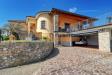 Villa in vendita con giardino a Carnago in via c. battisti - 04, Foto 4