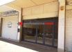 Negozio in vendita a Pomezia - 10, locale commerciale con possibilit� di canna fumari