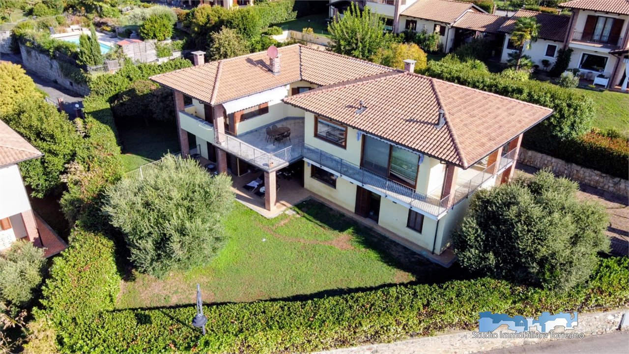 Villa in vendita a Piverone