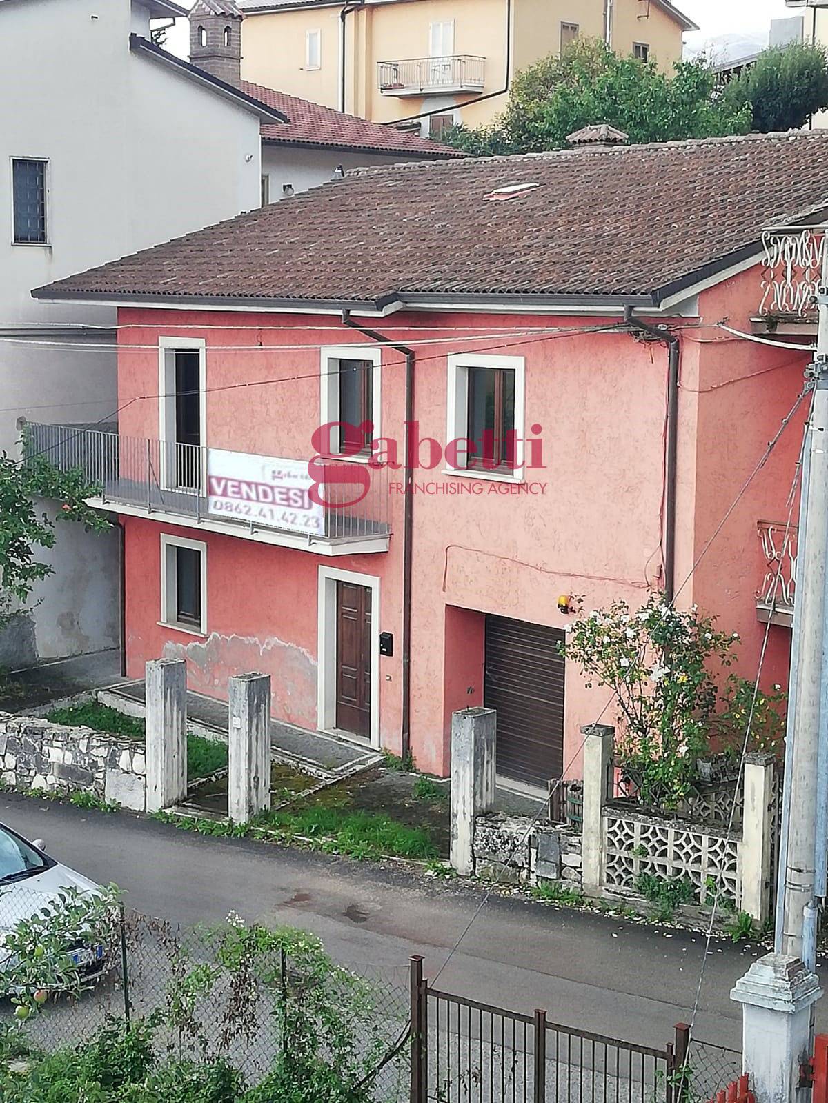 Casa indipendente con terrazzo, Tornimparte san nicola
