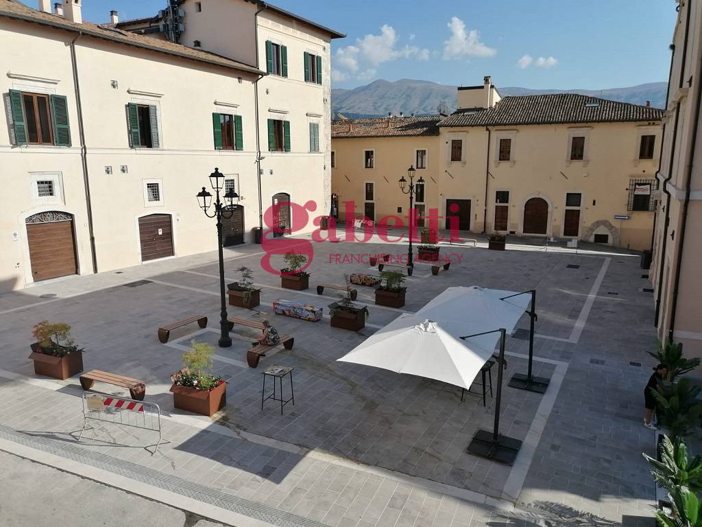 Appartamento con terrazzo, L'Aquila centro storico