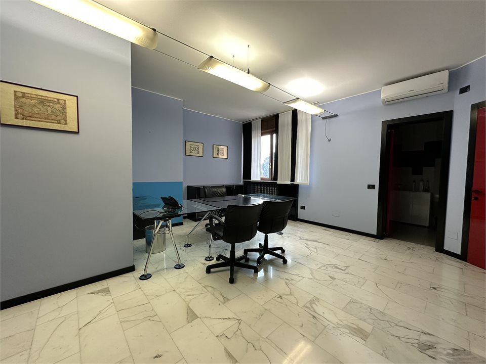 Ufficio in affitto a Parabiago