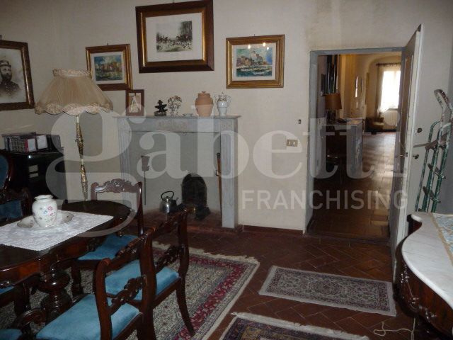 Casa indipendente con giardino a Sassetta