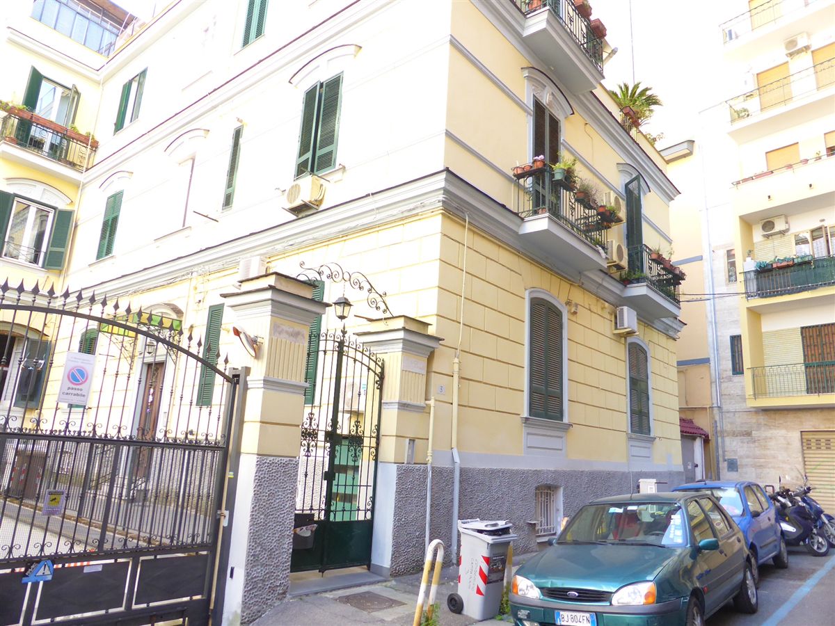 Ufficio ristrutturato a Napoli