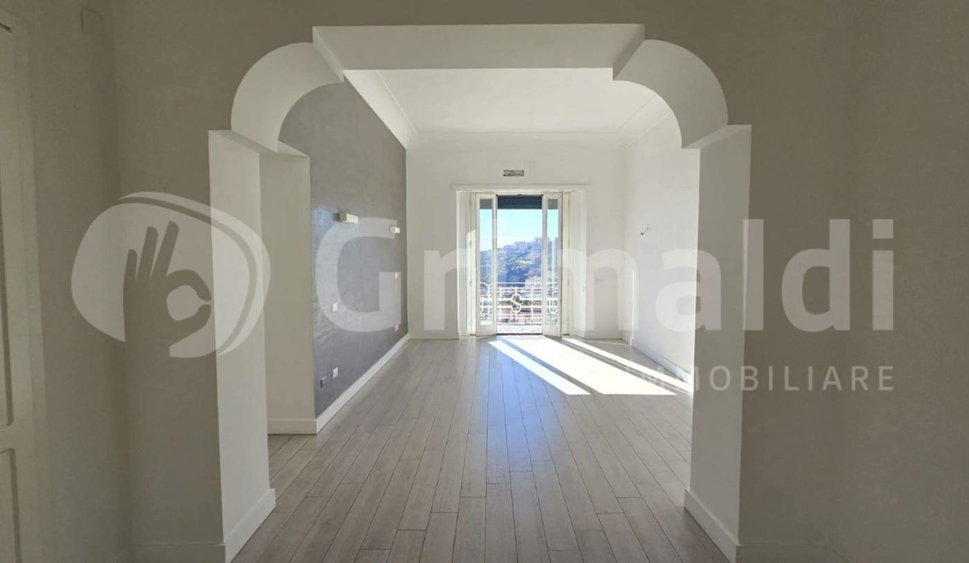 Appartamento in vendita a Napoli