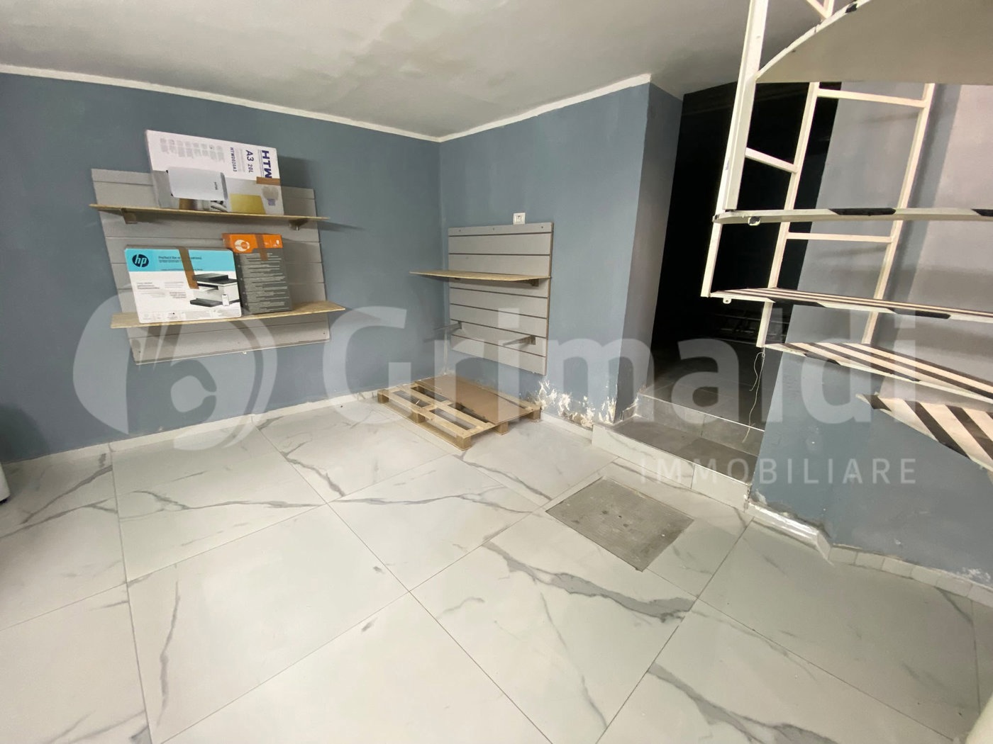 Negozio in affitto a Napoli