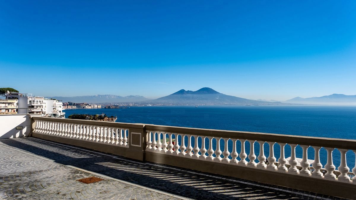 Quadrilocale ristrutturato a Napoli