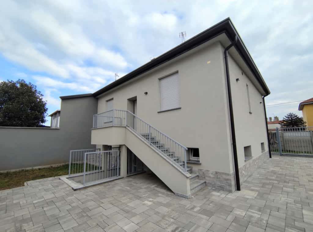 Villa con giardino a Bareggio