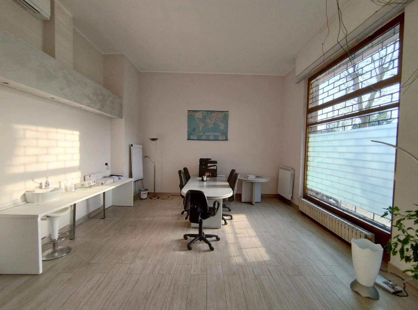 Negozio in vendita a Corbetta