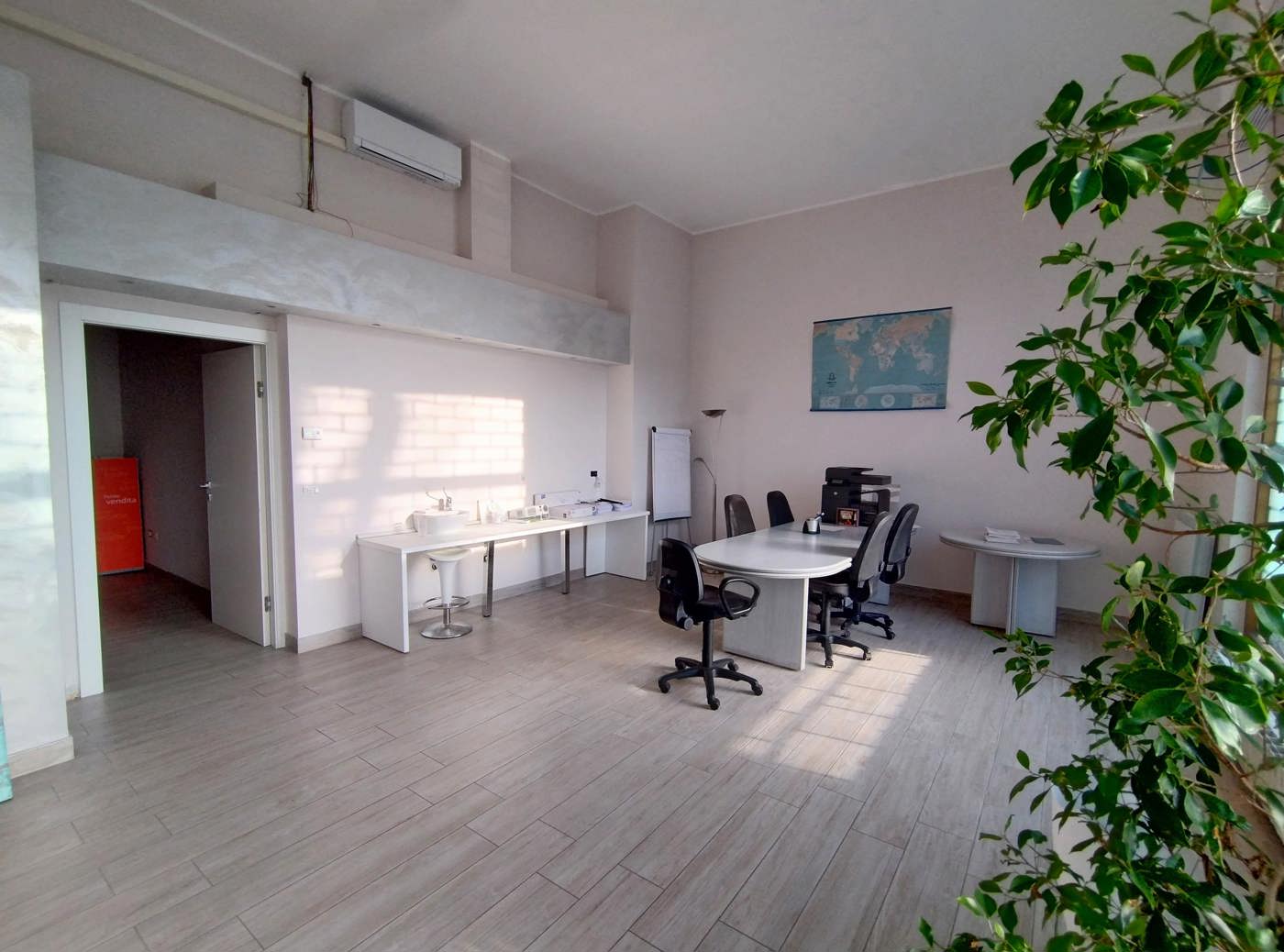 Negozio in vendita a Corbetta