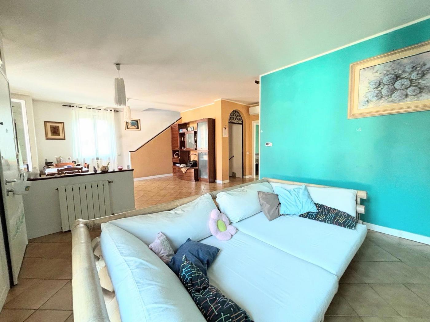 Villa con giardino a Santo Stefano Ticino