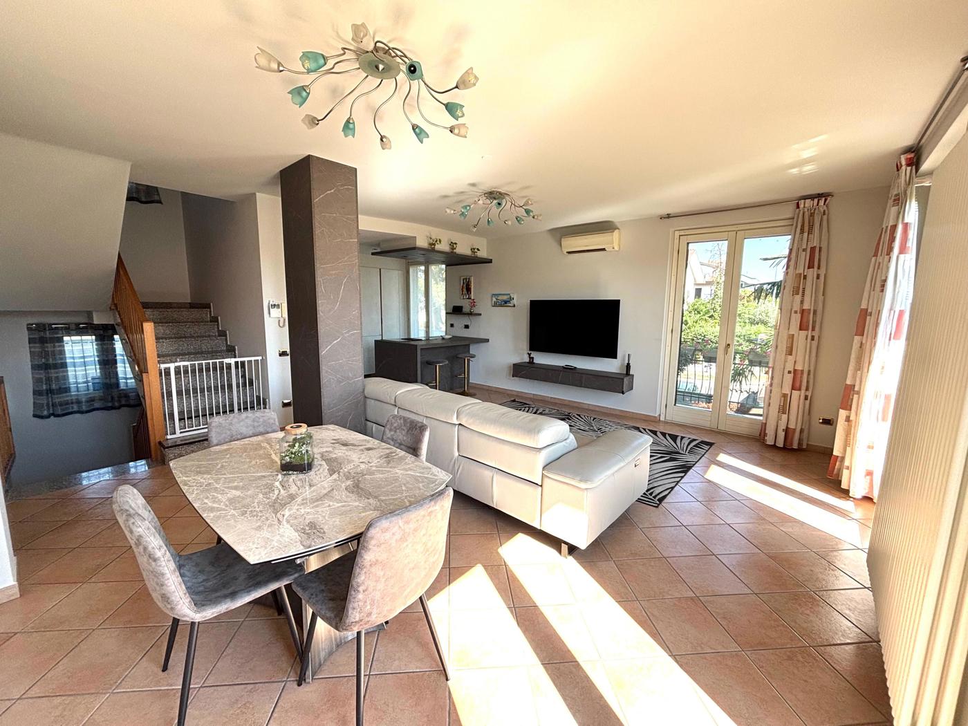 Villa con giardino a Sedriano
