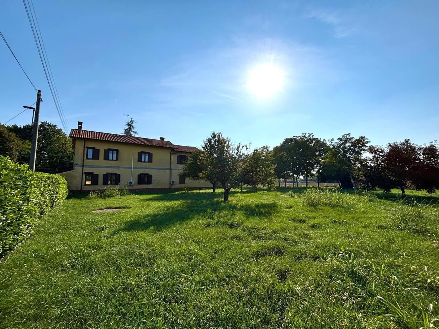 Villa Bifamiliare con giardino a Corbetta
