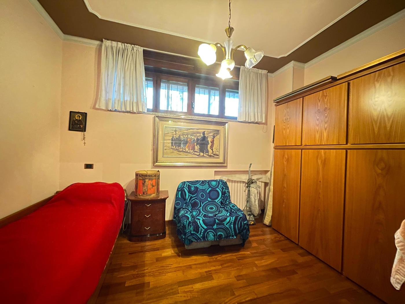 Casa indipendente con box a Magenta