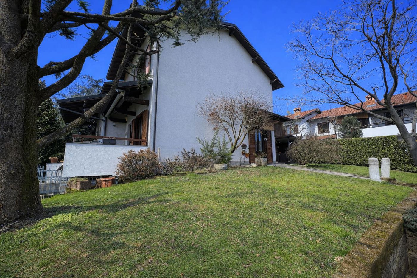 Villa con giardino a Robecco sul Naviglio