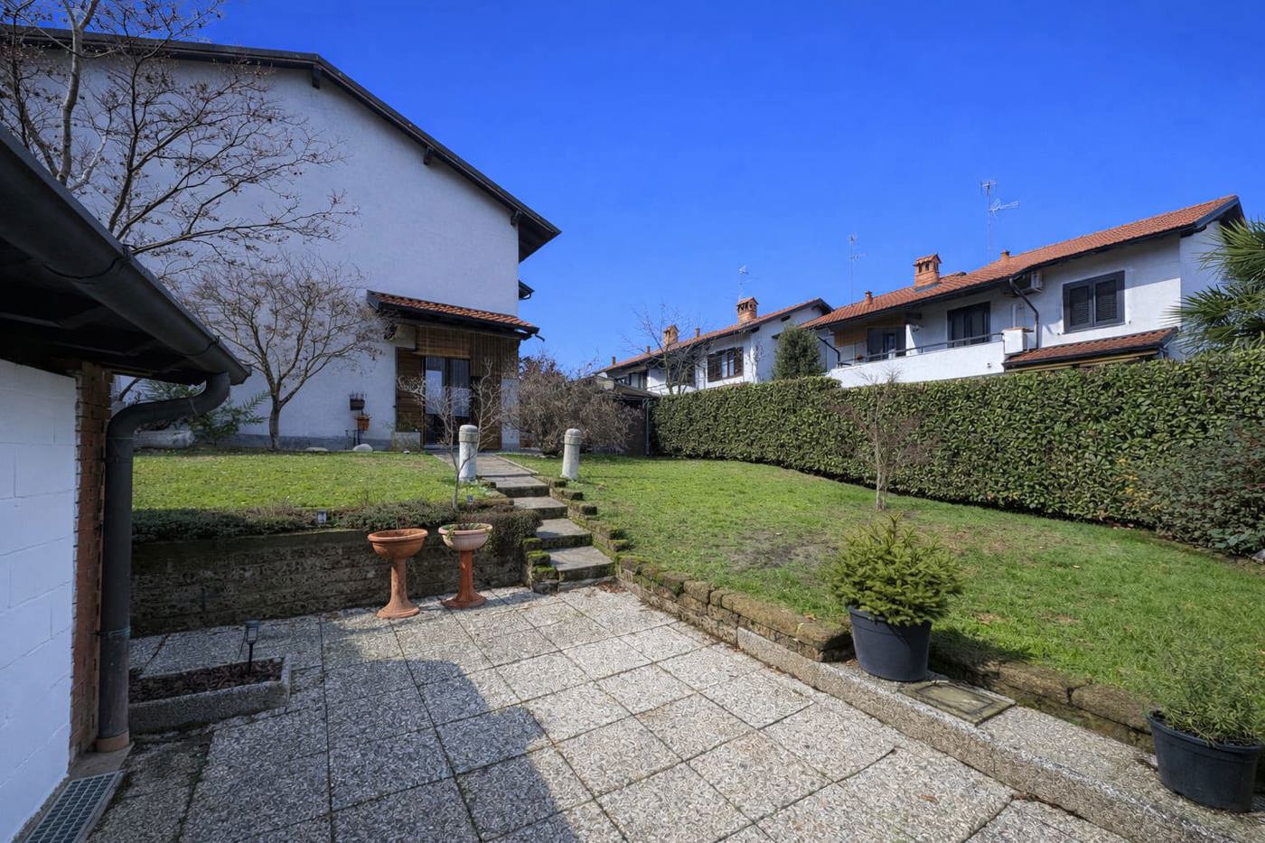 Villa con giardino a Robecco sul Naviglio