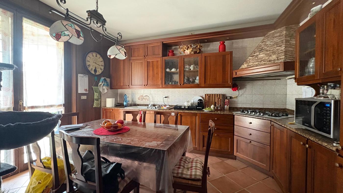 Villa con giardino a Robecco sul Naviglio