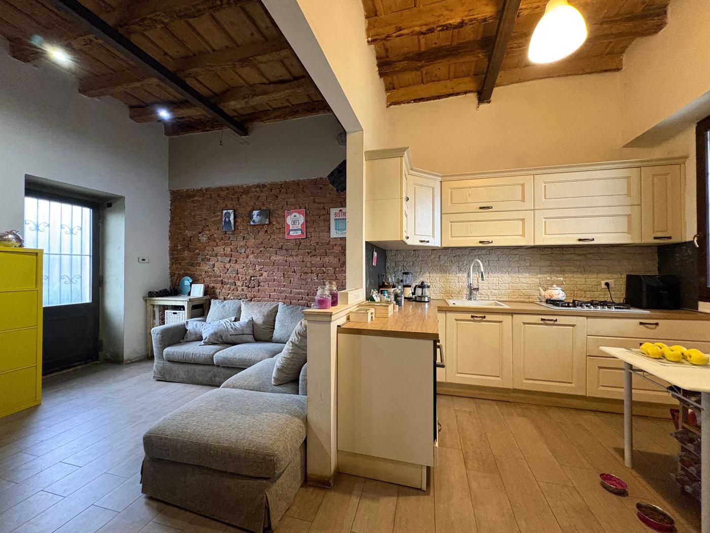 Villa con giardino a Robecco sul Naviglio