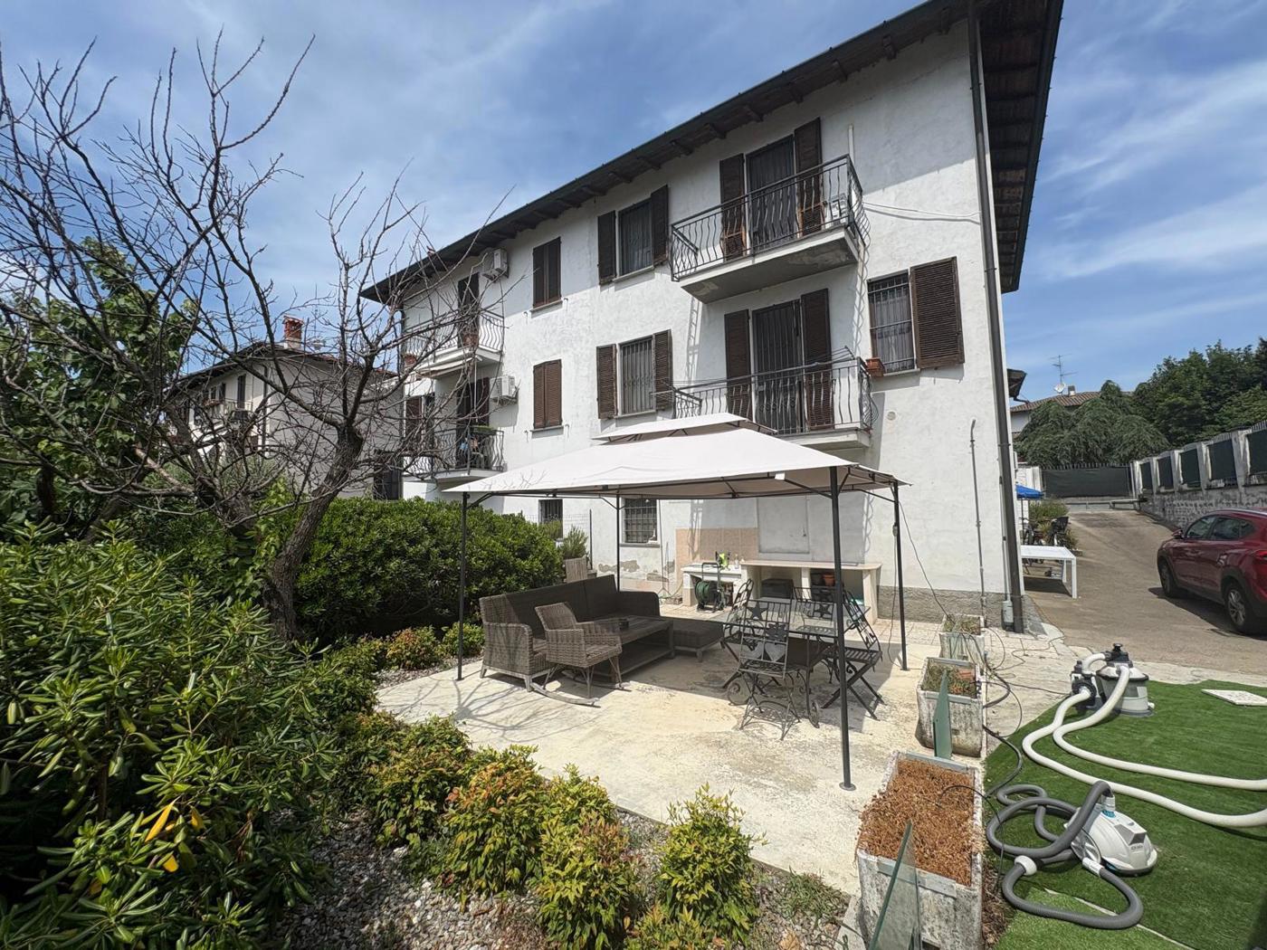 Villa con giardino a Robecco sul Naviglio