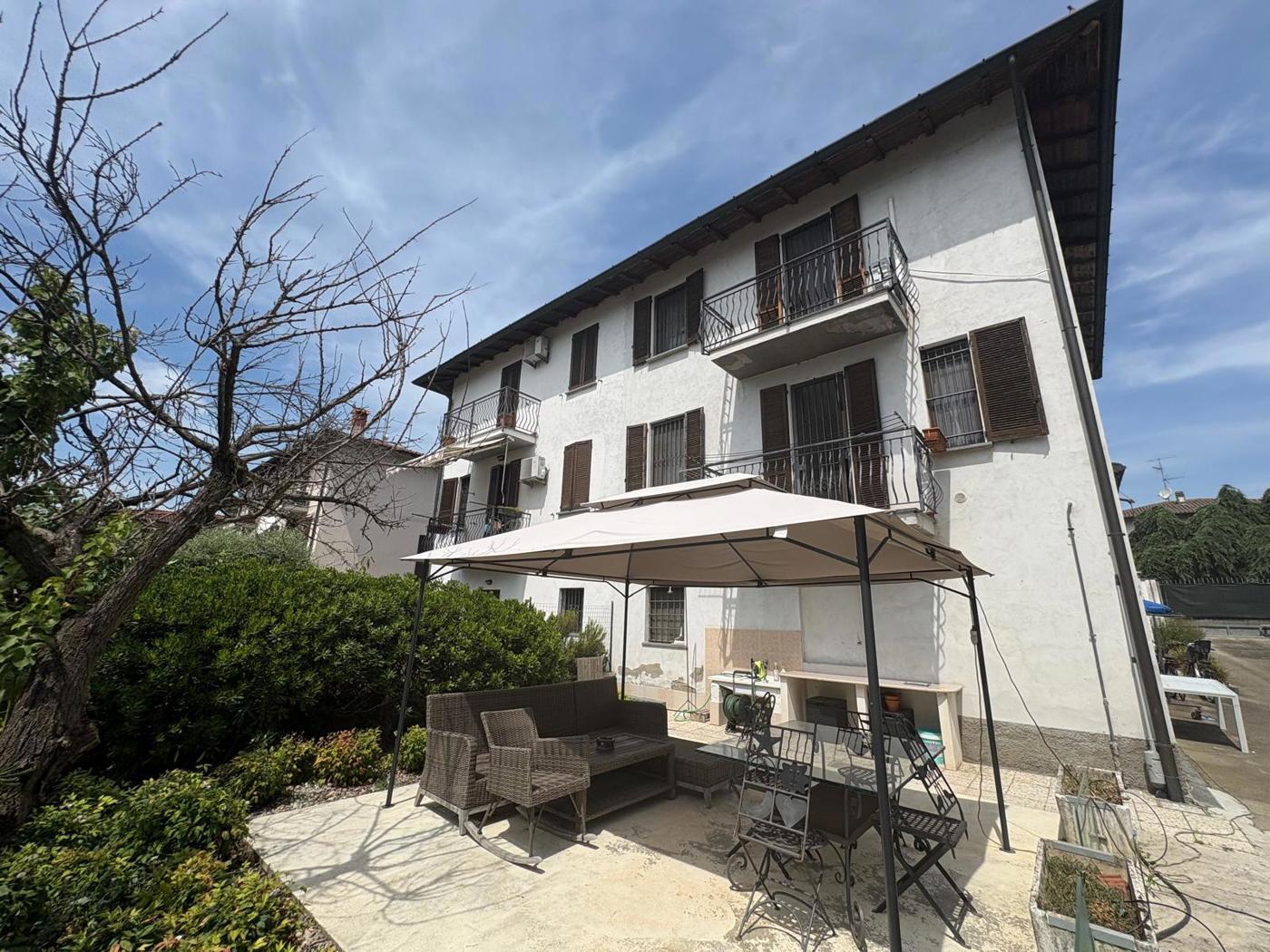 Villa con giardino a Robecco sul Naviglio
