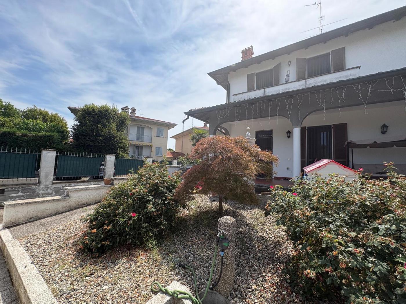 Villa con giardino a Robecco sul Naviglio