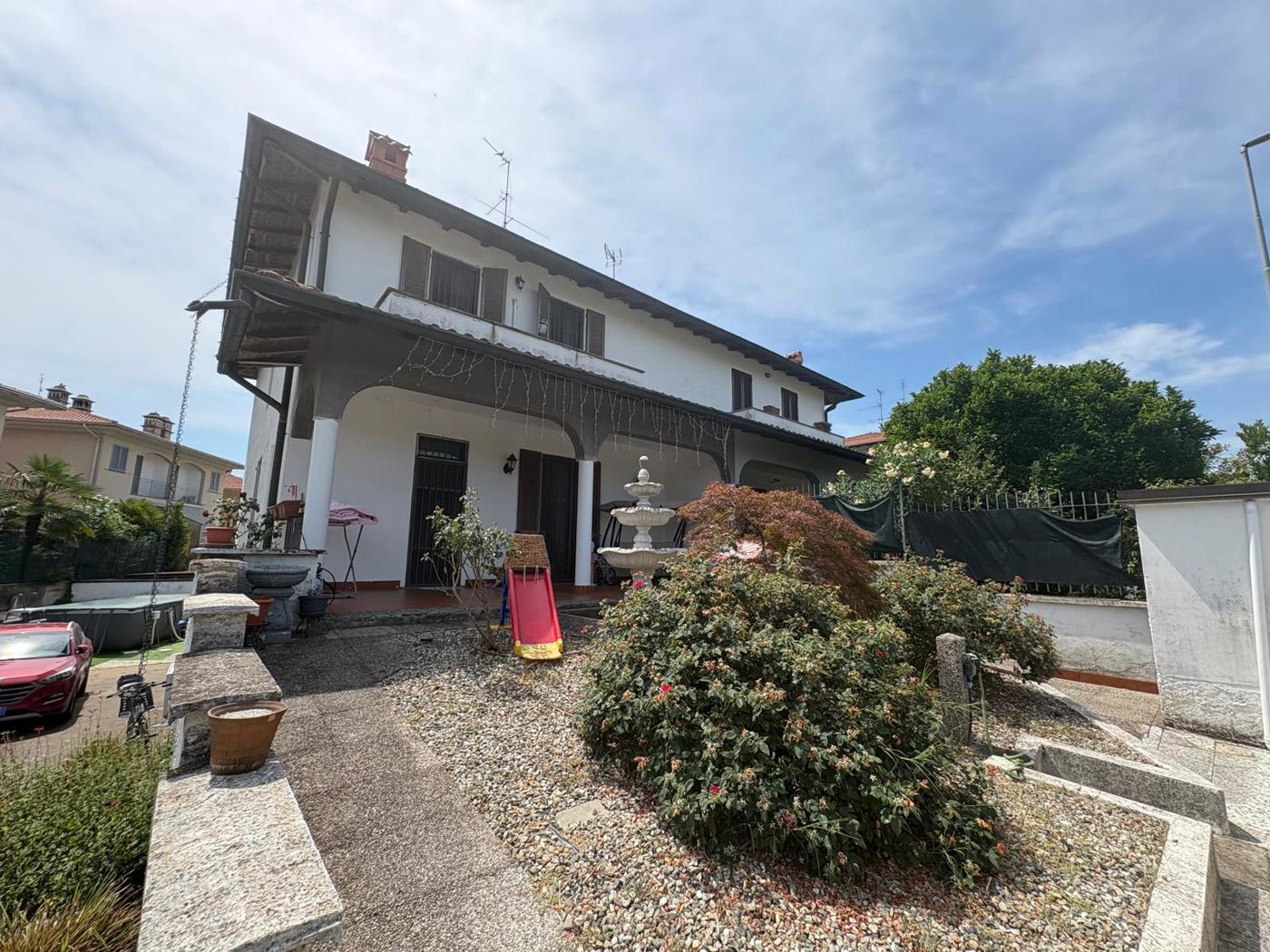 Villa con giardino a Robecco sul Naviglio
