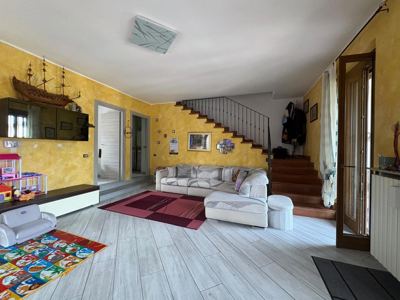 Villa con giardino a Robecco sul Naviglio