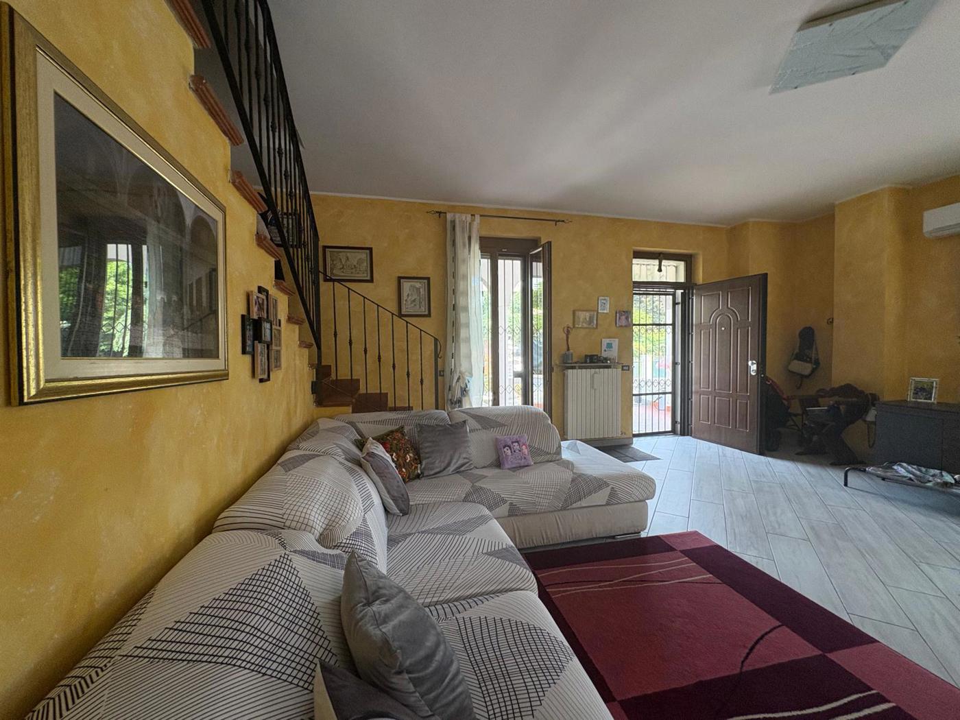 Villa con giardino a Robecco sul Naviglio