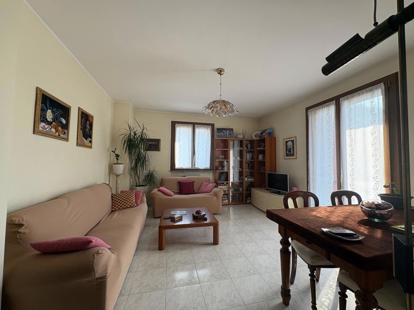 Villa con giardino a Robecco sul Naviglio