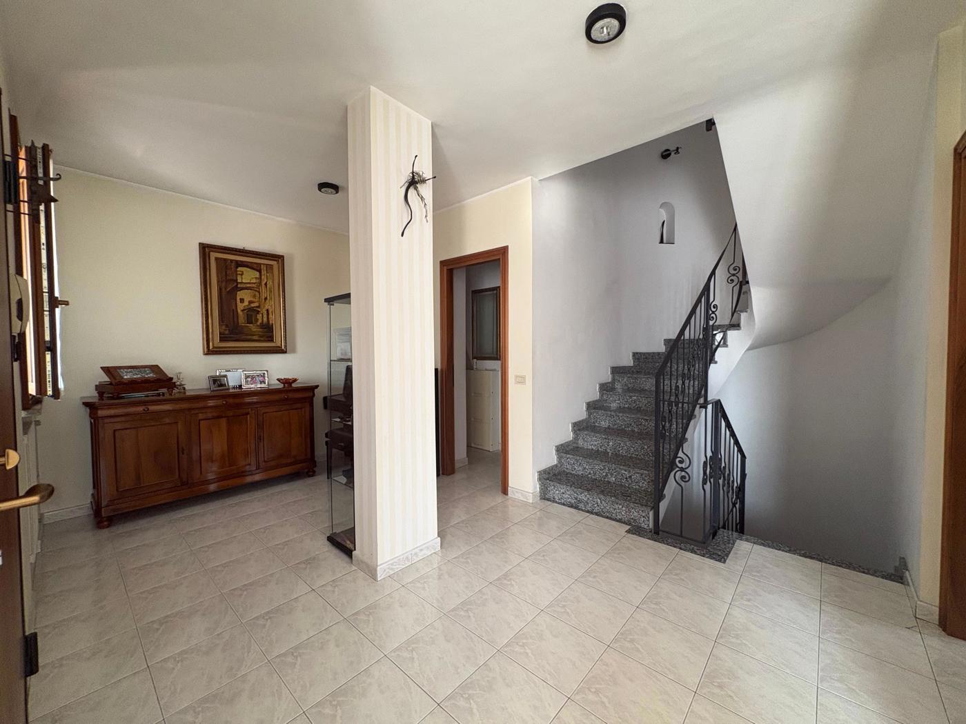 Villa con giardino a Robecco sul Naviglio