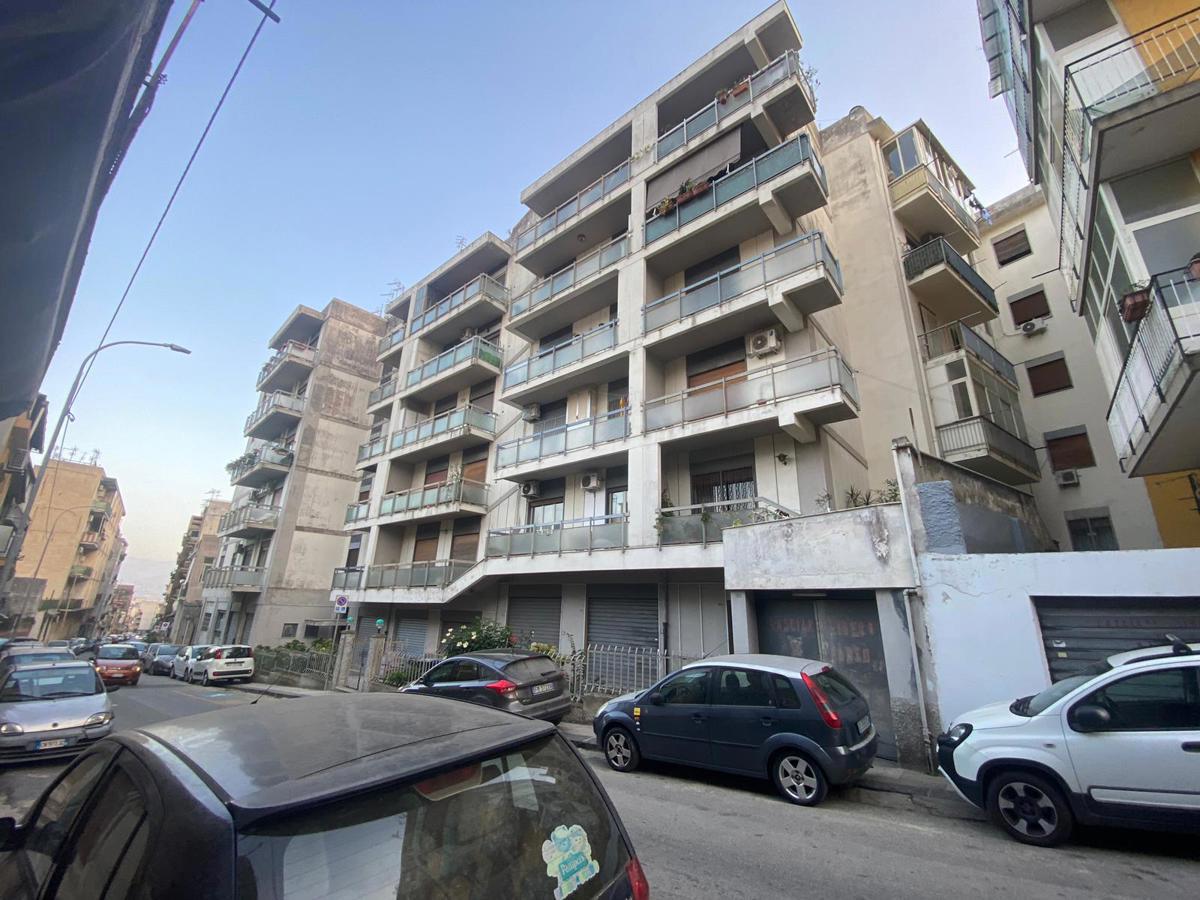 Box/Garage 400mq in vendita a Messina