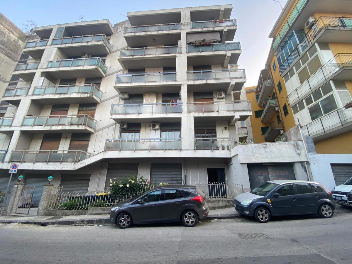 Box/Garage 400mq in vendita a Messina