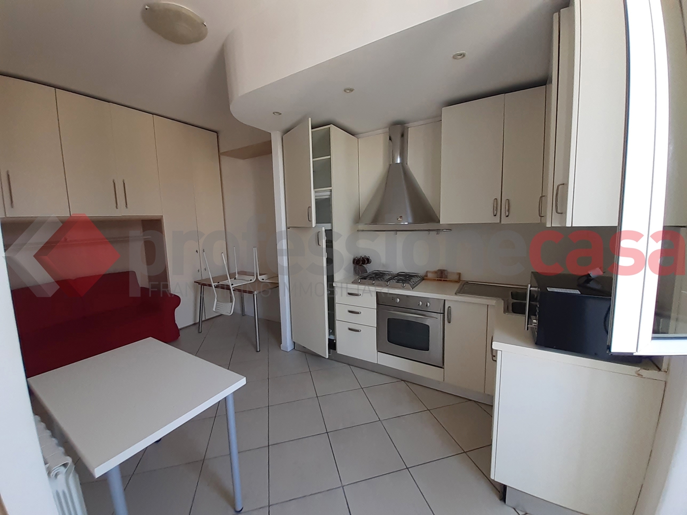 Monolocale arredato in affitto a Milano