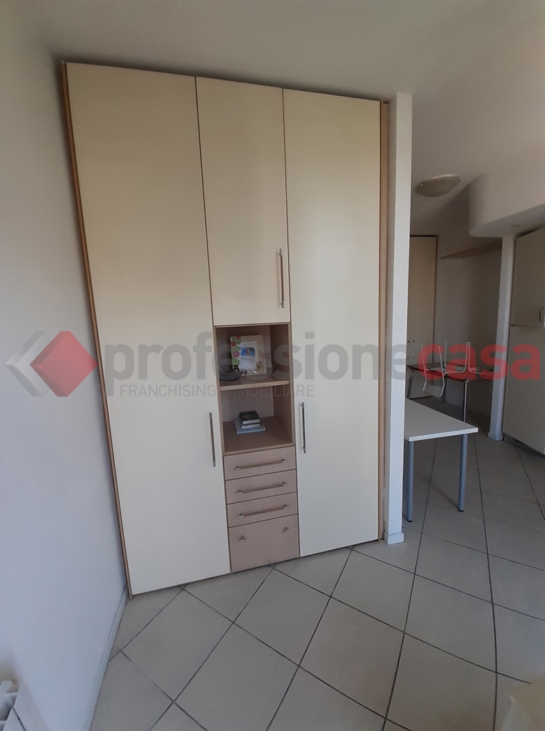 Monolocale arredato in affitto a Milano