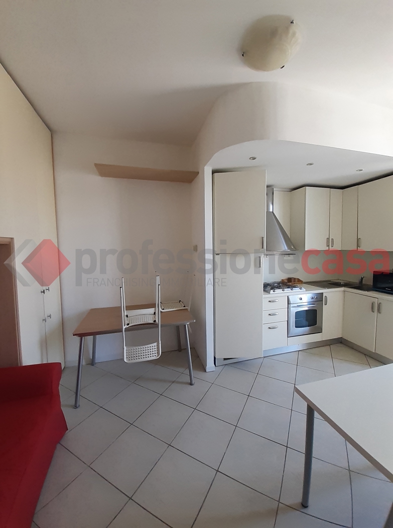 Monolocale arredato in affitto a Milano