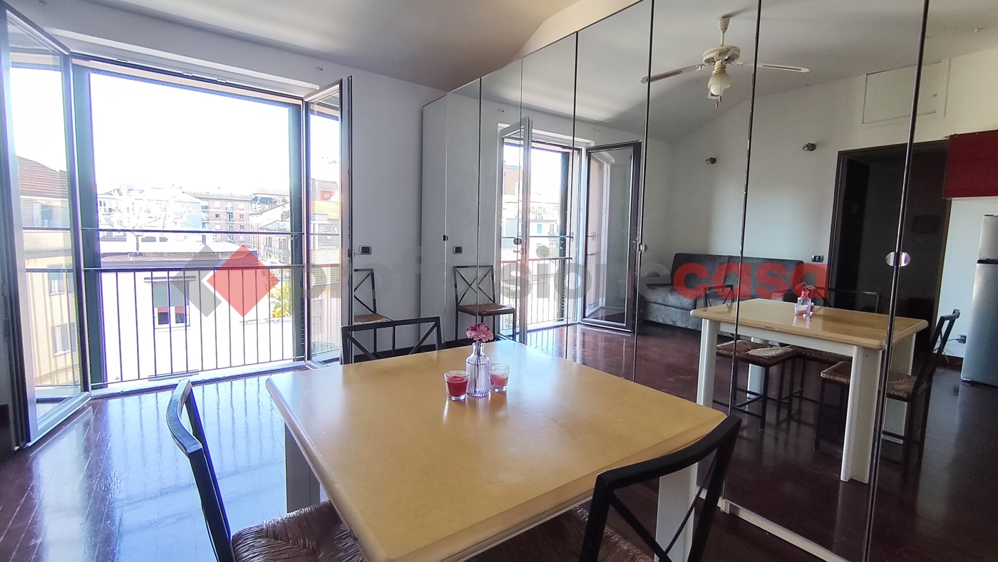 Monolocale arredato in affitto a Milano