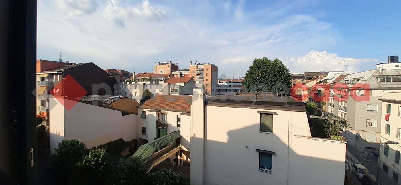 Monolocale arredato in affitto a Milano